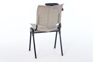 Von hinten ist das Interessante Design des Detroits gut zu erkennen Von hinten ist das Interessante Design des Detroits gut zu erkennen